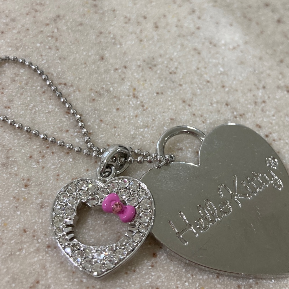 Hello kitty heart necklace
